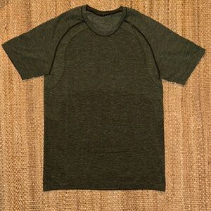 lululemon athletica Dark Green Short Sleeve Tee